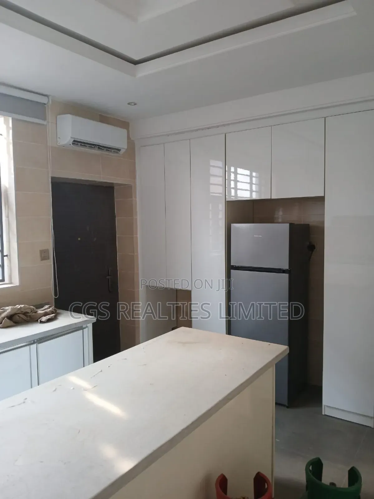 Furnished 5bdrm Duplex in Apo District for rent