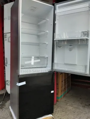Hisense Fridge 350-L Mirror Glass With Dispenser> Twins Door
