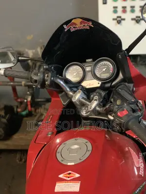 Honda CB 2018 Red