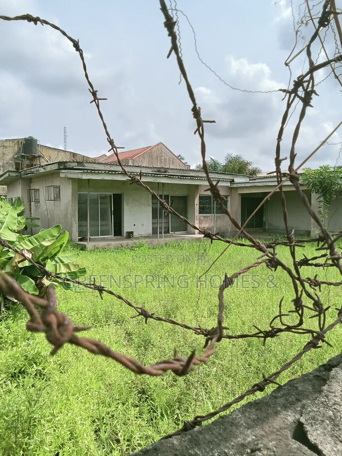 4beds Bungalow on 2plots for Lease