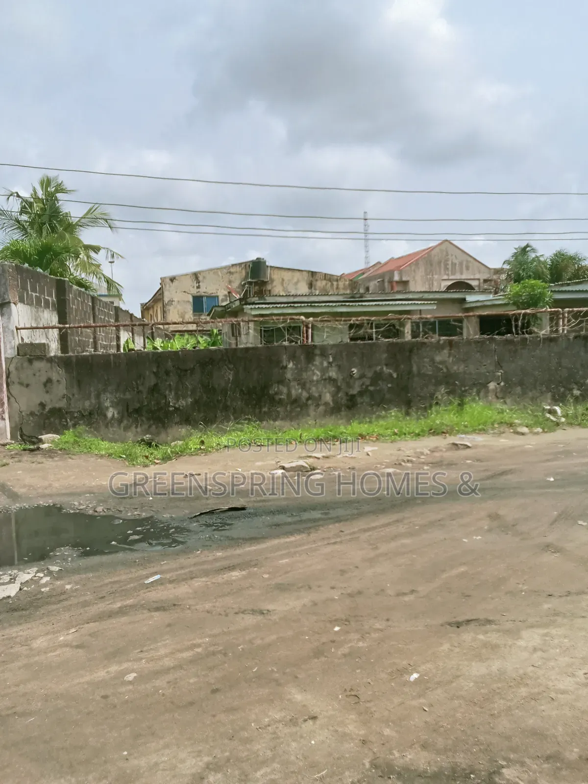4beds Bungalow on 2plots for Lease