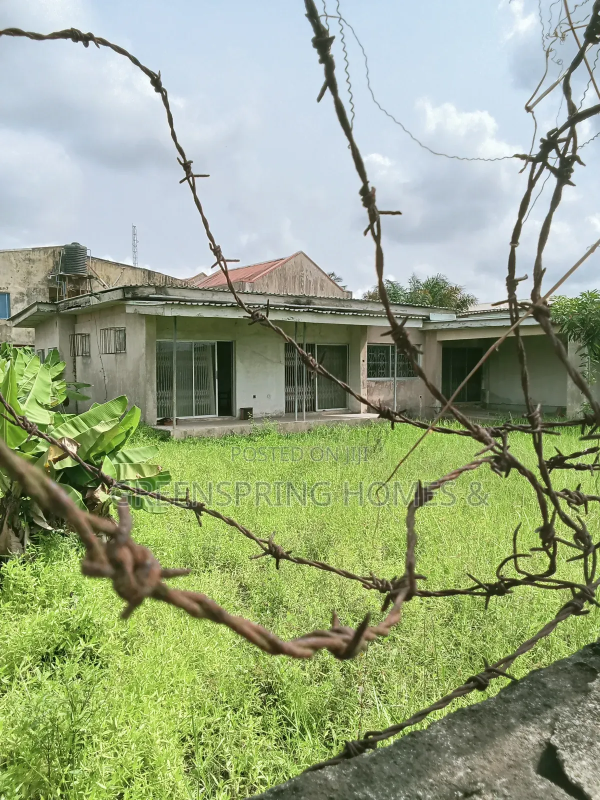 4beds Bungalow on 2plots for Lease