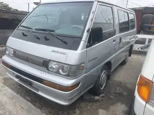 Mitsubishi L300 2004 Silver