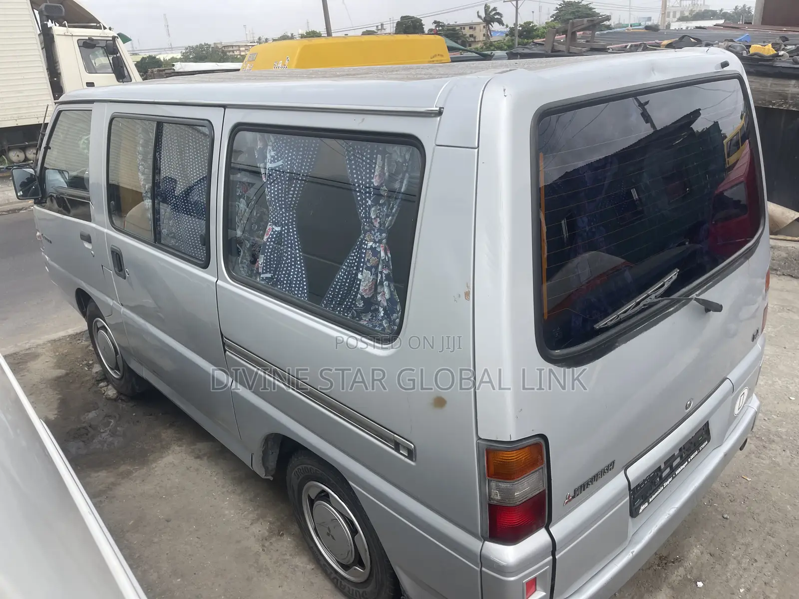 Mitsubishi L300 2004 Silver