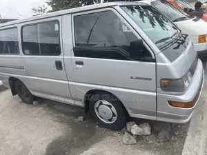 Mitsubishi L300 2004 Silver