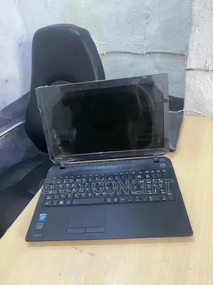 Photo - Laptop Toshiba C50 6GB Intel Core I3 HDD+SSD 320GB