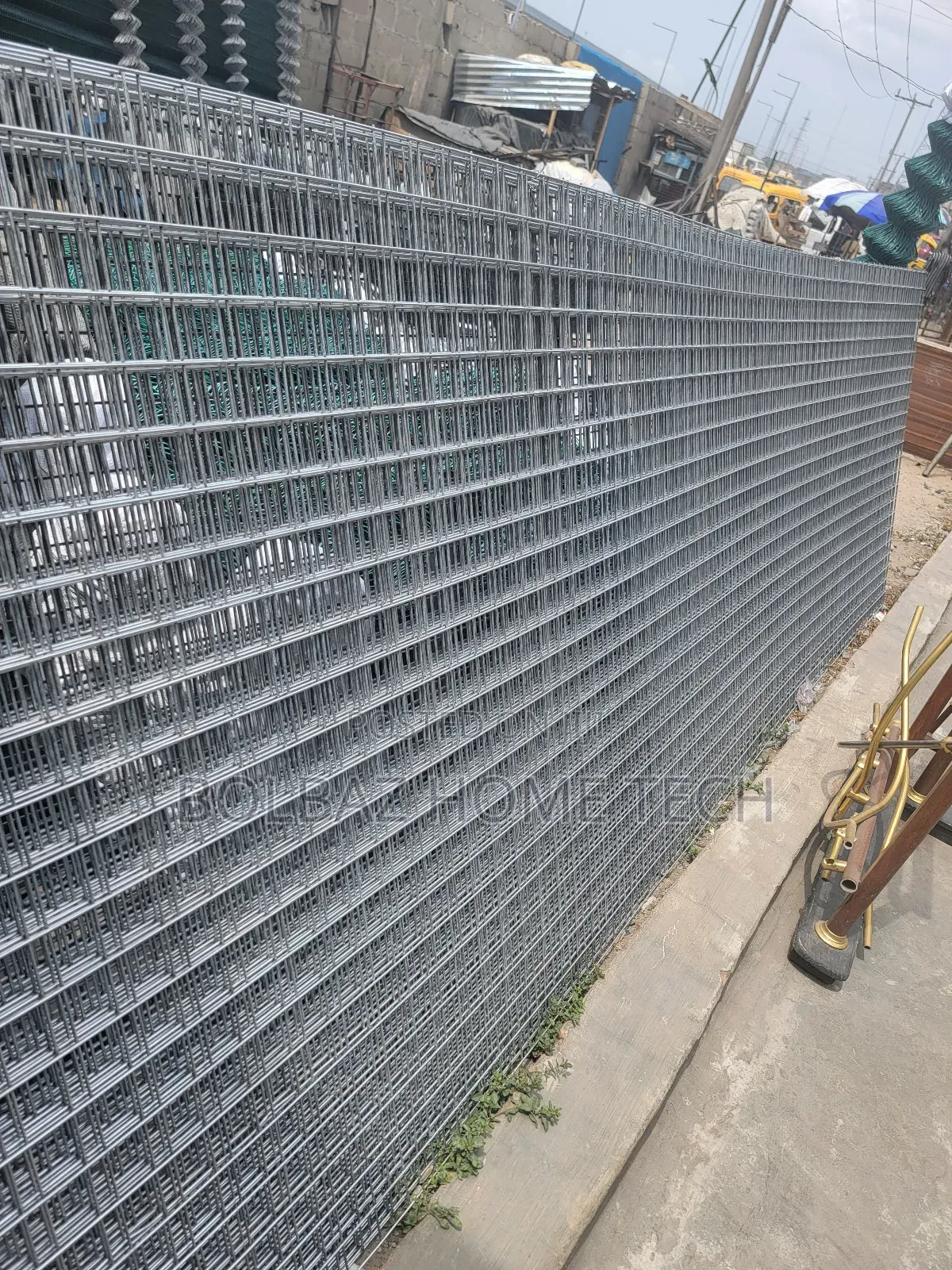 Galvanized Mesh Wire; 2'×2'×3mm, 4ft Height By 12ft Length.
