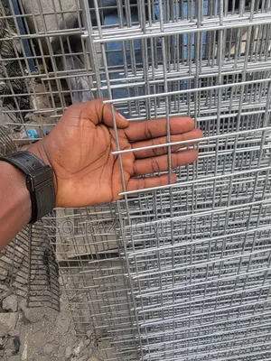 Galvanized Mesh Wire; 2'×2'×3mm, 4ft Height By 12ft Length.