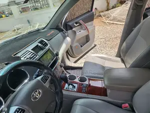 Toyota Highlander Limited 3.5l 4WD 2013 Silver