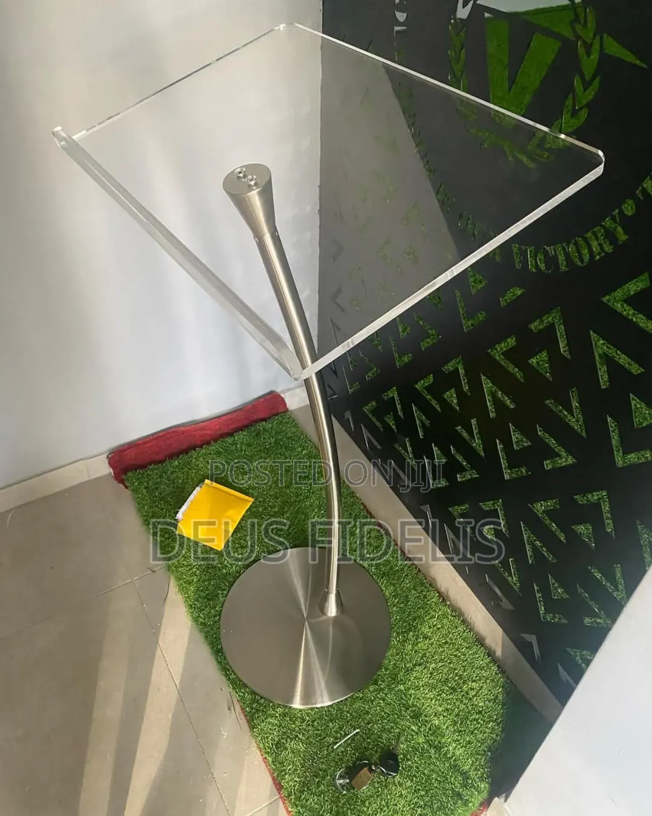 Single Pole Pulpit With Acrylic Top 10mm