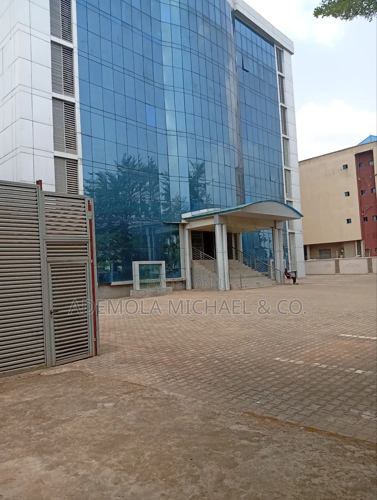 Office Building 8 Floors for Sale