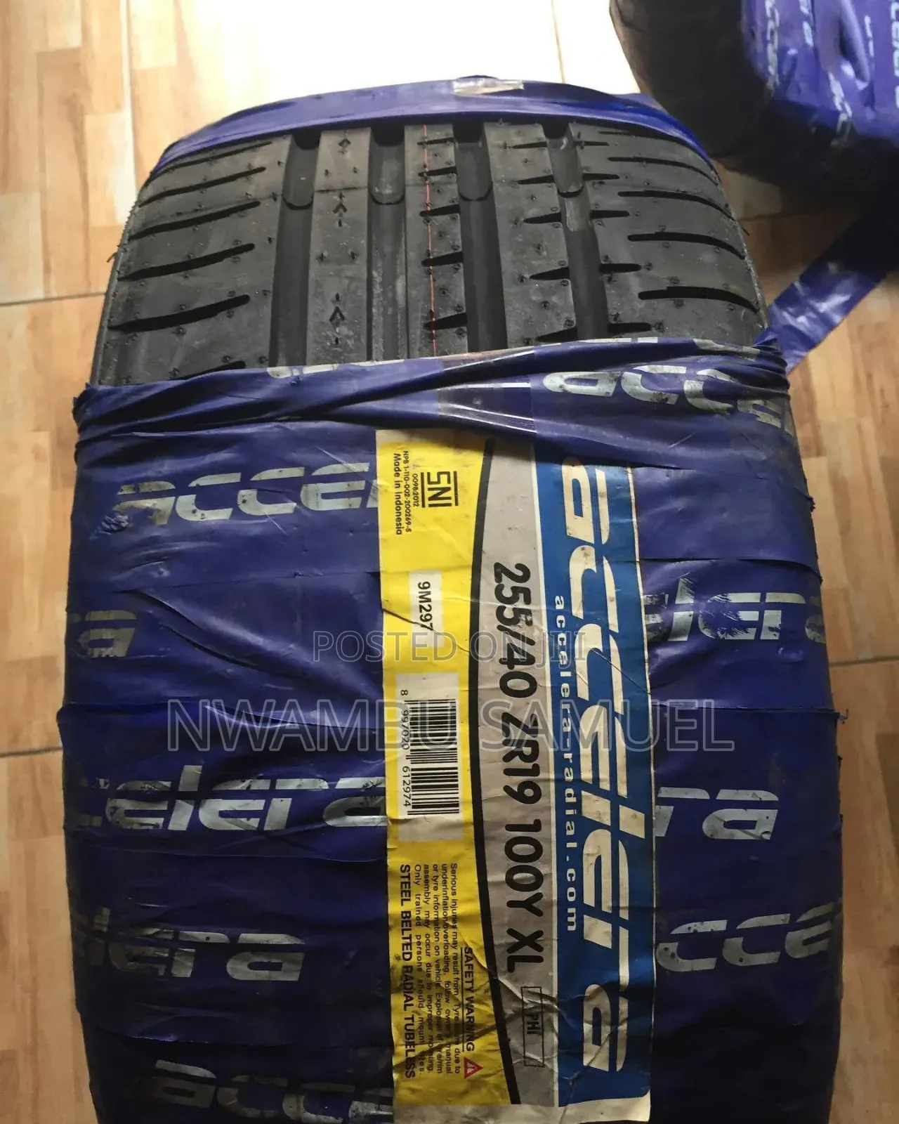 255/40r19 Accelera Tyre