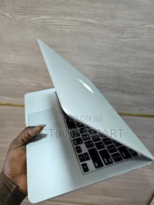 Laptop Apple MacBook Pro 2015 8GB Intel Core I5 SSD 256GB
