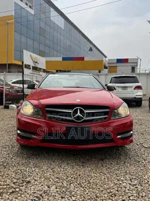 Photo - Mercedes-Benz C250 2014 Red