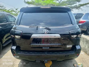 Toyota Sequoia 2015 Black