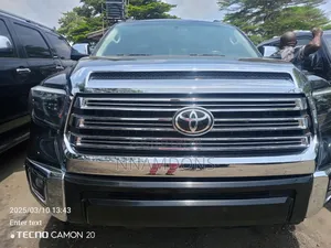 Toyota Sequoia Platinum 4dr SUV (5.7L 8cyl 6A) 2016 Black