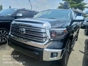 Toyota Sequoia Platinum 4dr SUV (5.7L 8cyl 6A) 2016 Black