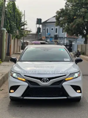 Toyota Camry 2019 White