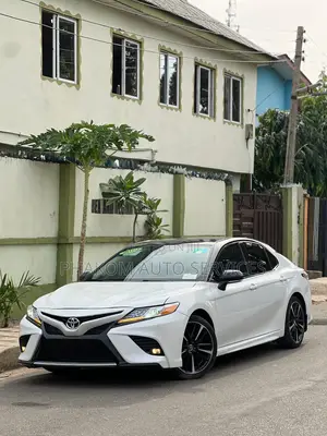 Toyota Camry 2019 White