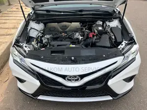 Toyota Camry 2019 White