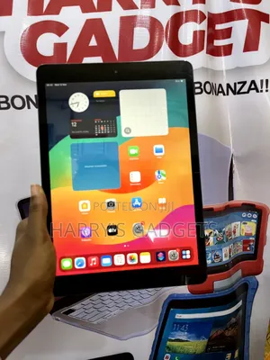 Apple iPad 10.2 (2019) 32 GB Gray