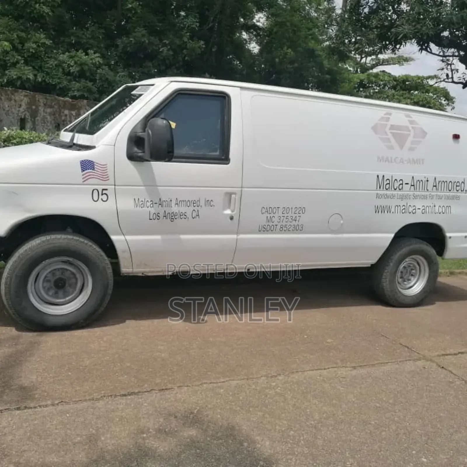 Ford E250 2001 White
