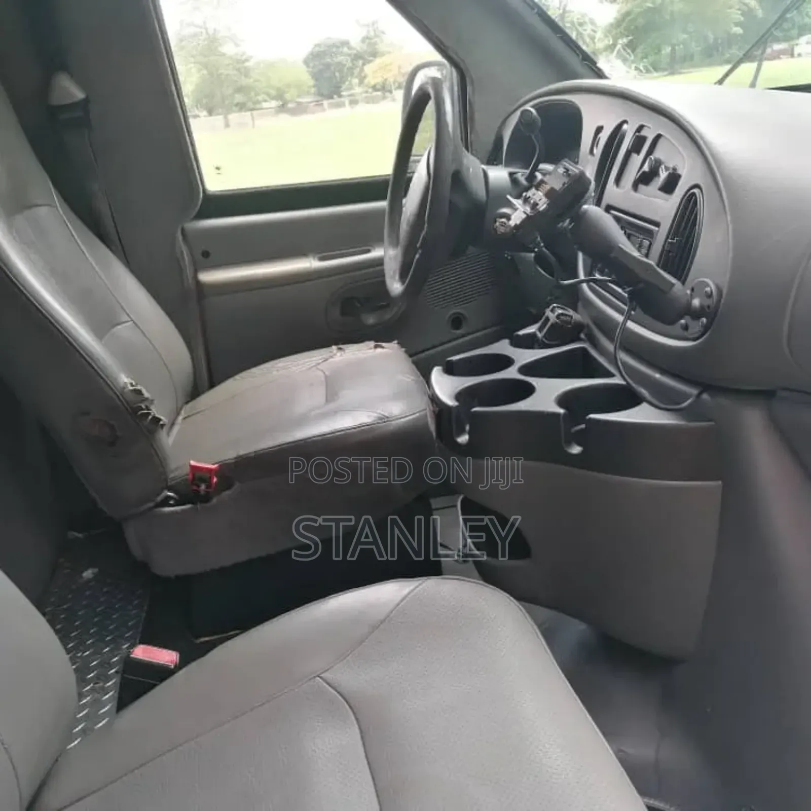 Ford E250 2001 White