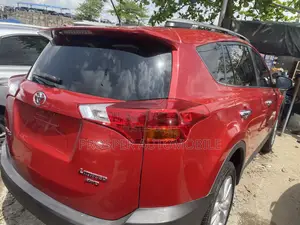 Toyota RAV4 2014 Red