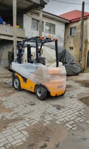 3t Un Forklift