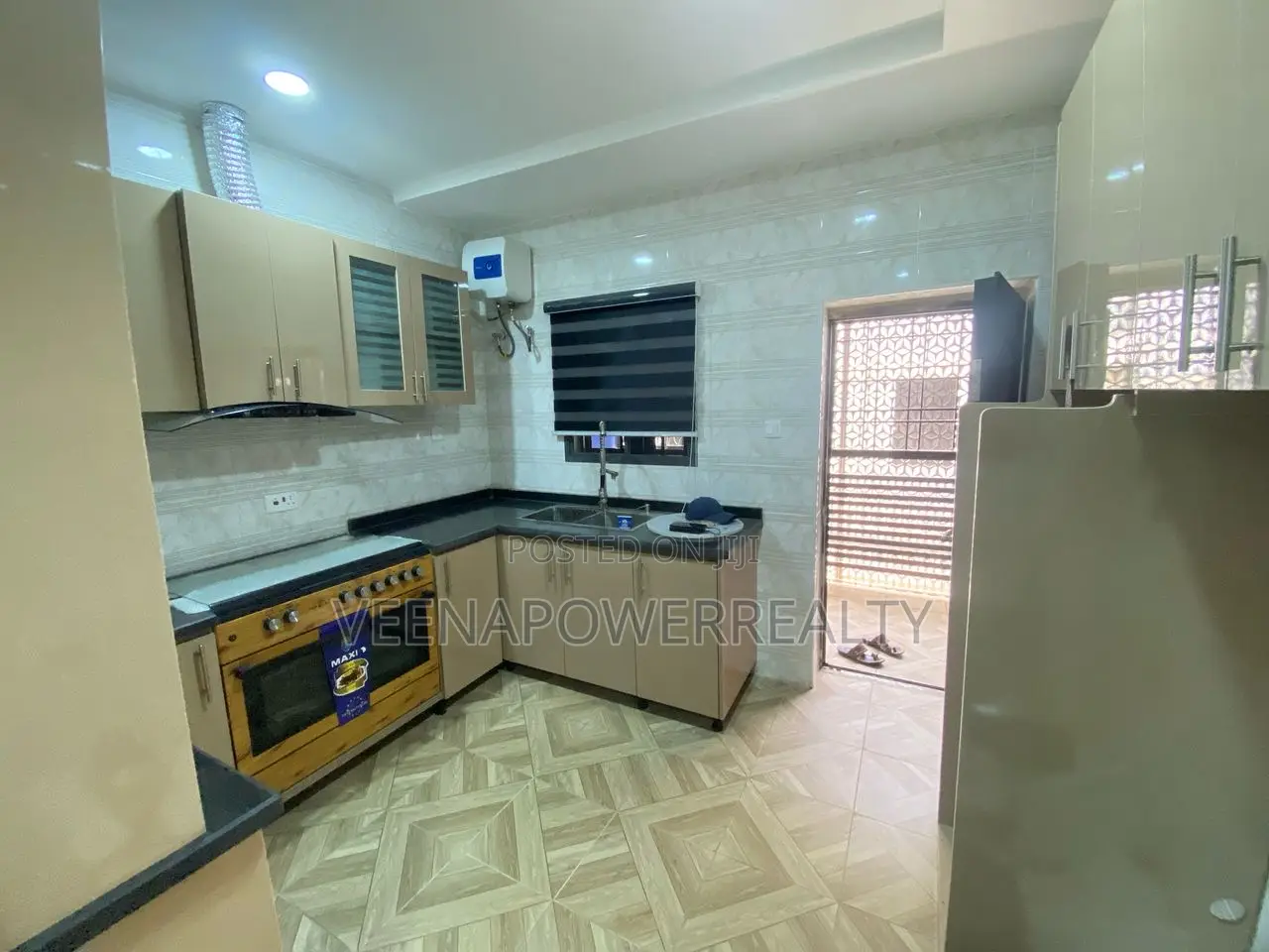 Furnished 3bdrm Apartment in Mabushi for sale