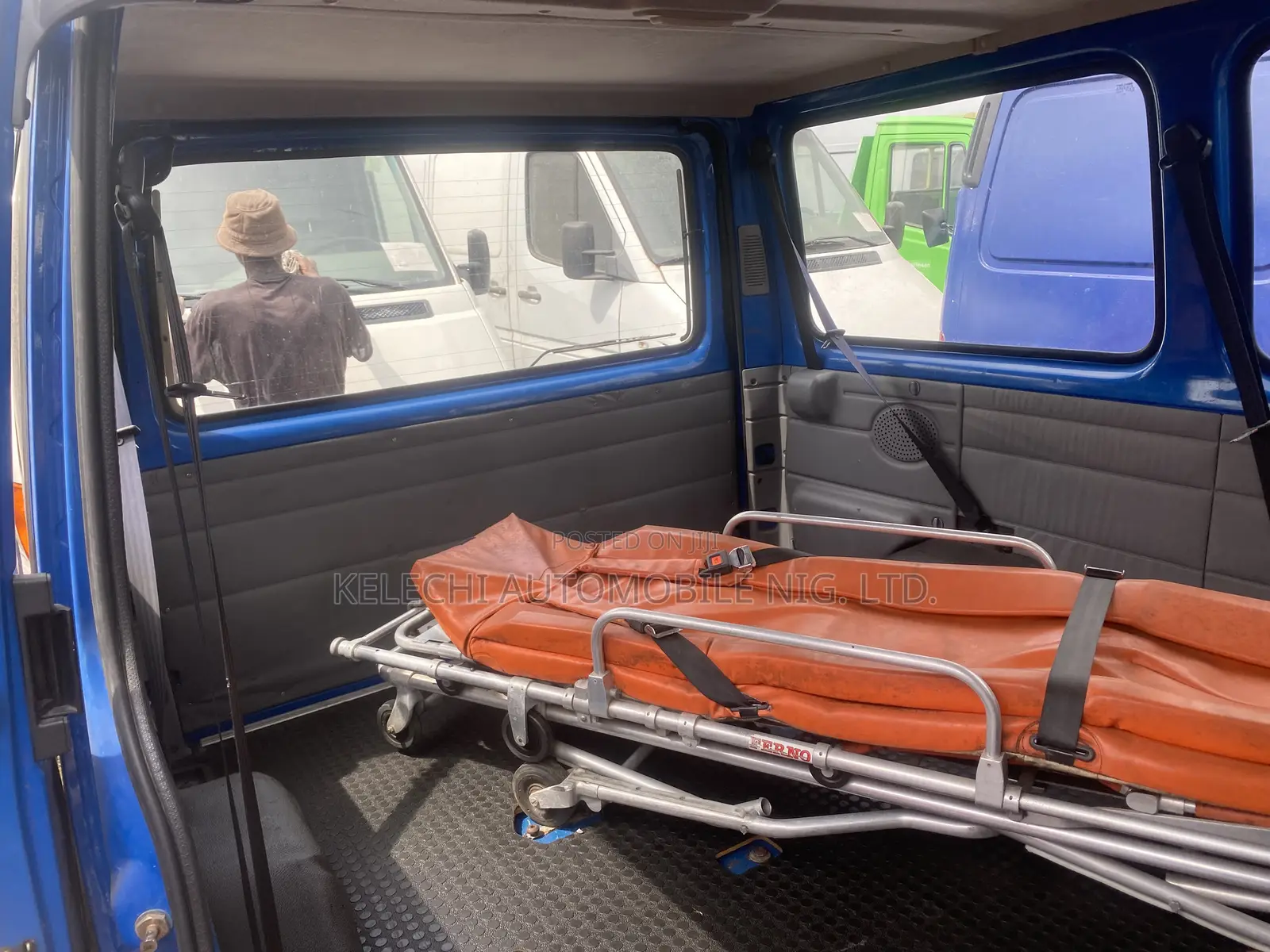 Ford Transit 2002 Blue