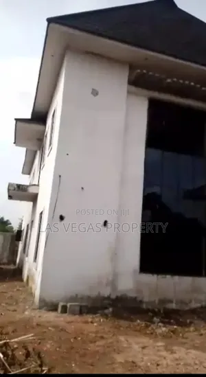 5bdrm Duplex in Owerri for sale