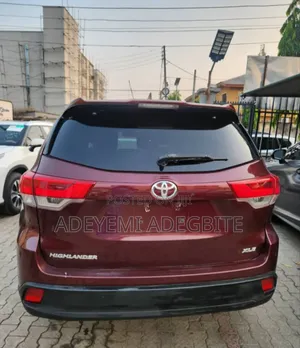 Toyota Highlander 2018 Brown
