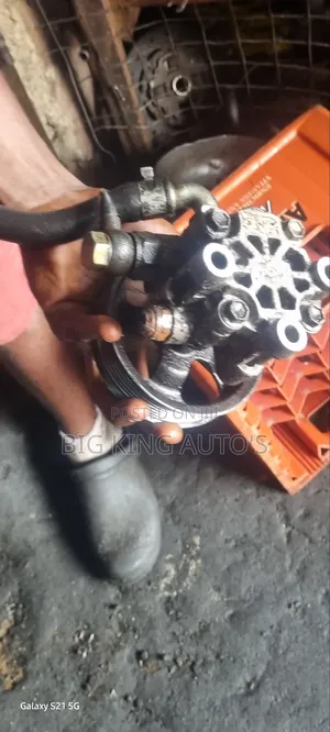 Power Steering Pump for Toyota Sienna 2003,2004,2005