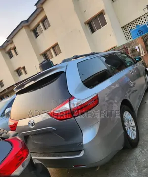 Toyota Sienna 2016 Gray