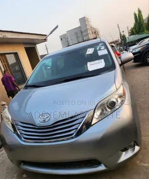 Toyota Sienna 2016 Gray