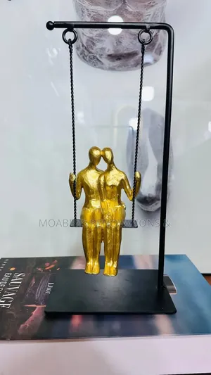 Luxury Decorative Sitting Friends Decor : 28,500