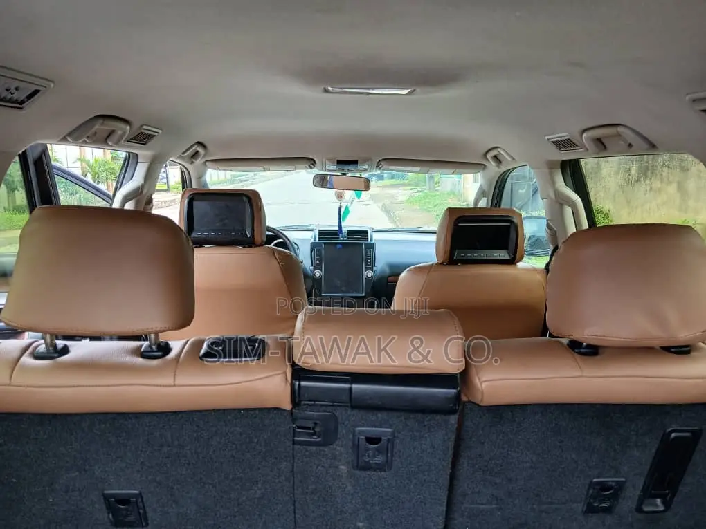 Suvs, Full Sides Suvs, Luxury Cars.