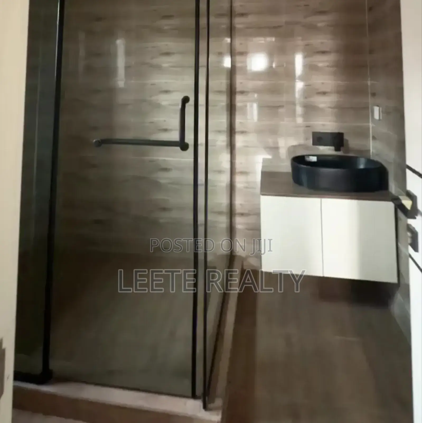 5 Bed-Room Detached Duplex With 2 Room Bq
