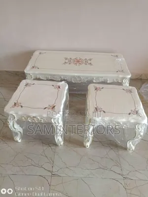 Royal Cream Coffee Table With 2 Royal Stools