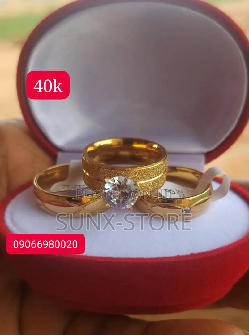 Gold Wedding Ring Set