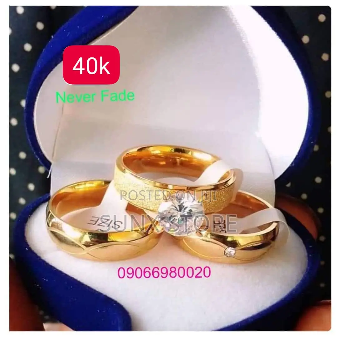 Gold Wedding Ring Set