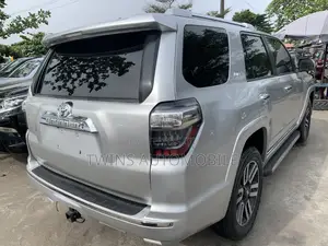 Toyota 4-Runner Limited 4X4 2013 Silver