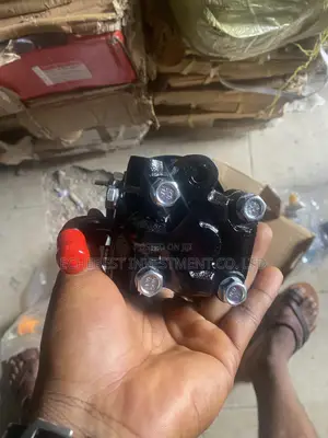 Steering Pump Mitsibushi L300 2003