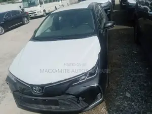 New Toyota Corolla LE 2024 Black