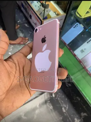 Photo - Apple iPhone 7 128 GB Rose Gold
