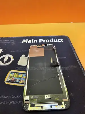 iPhone 13pro Follow Come Screen