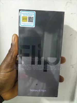 New Samsung Galaxy Z Flip4 256 GB