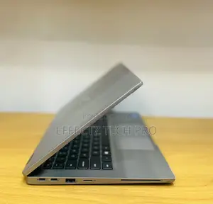 Laptop Dell Latitude 5320 16GB Intel Core I7 SSD 256GB