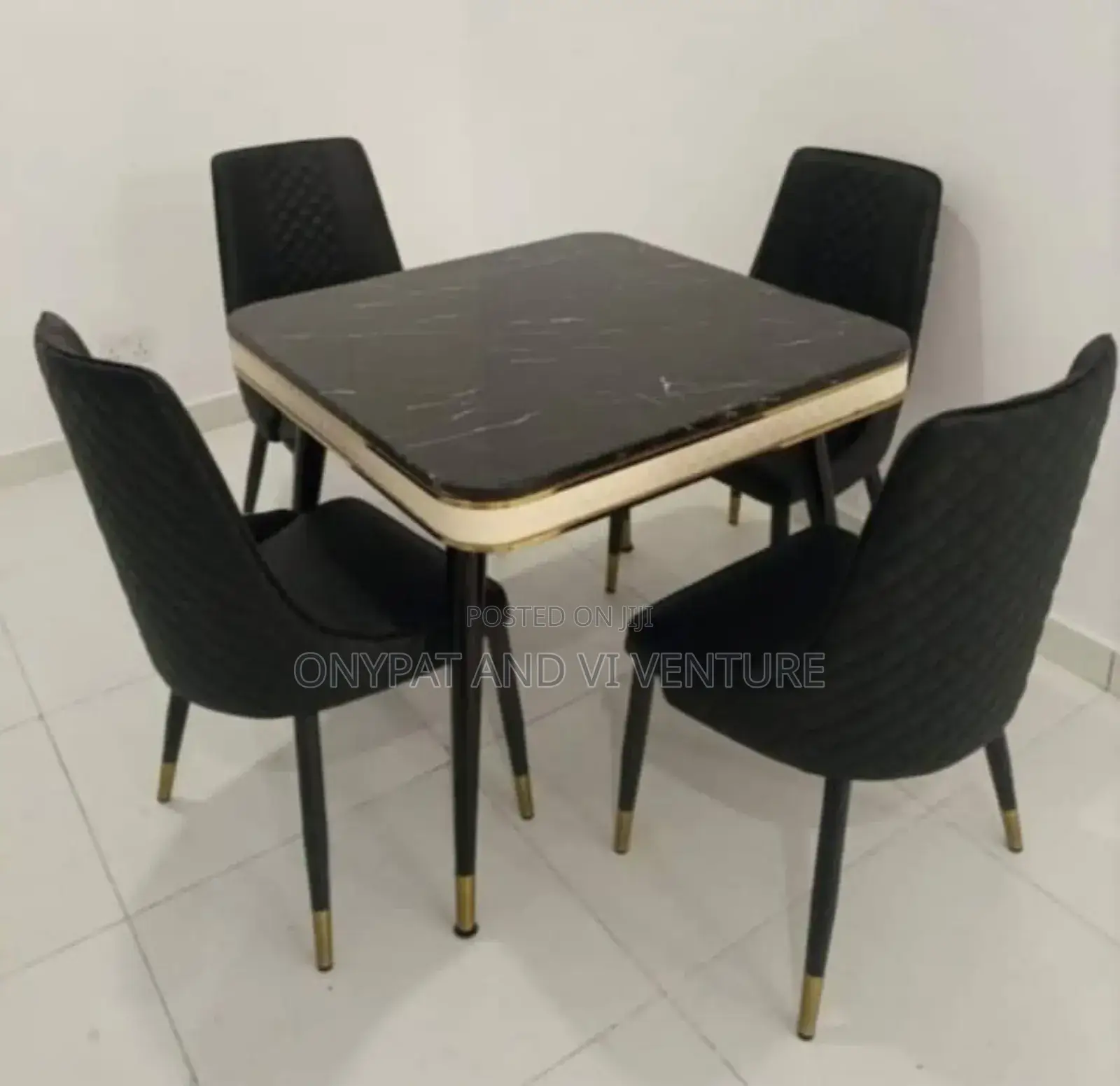 Classic Dinning Set